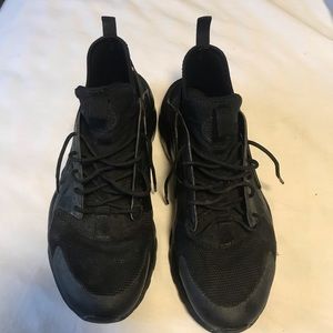 Nike Huarache all black size 12